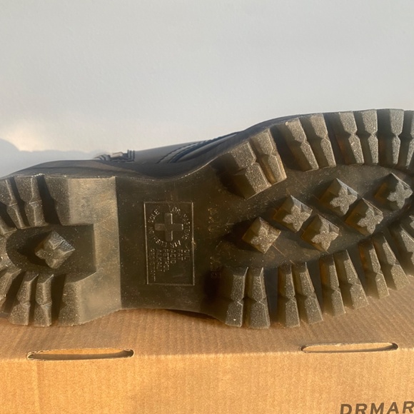 Dr Martens Jadon Max Platform - Picture 5 of 11